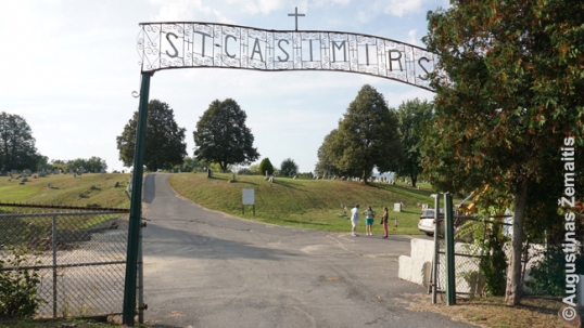  Šv. Kazimiero lietuvių kapinių Pitstone įėjimo vartų arka