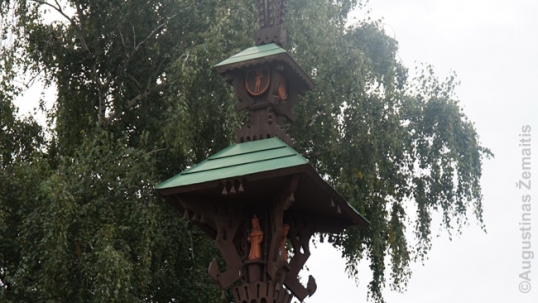 A fragment of the Lithuanian chapel-post of Hamilton