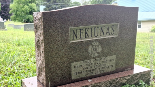 Vienintelis kapas Portidžo lietuvių kapinėse, ant kurio antkapio paminėta Lietuva