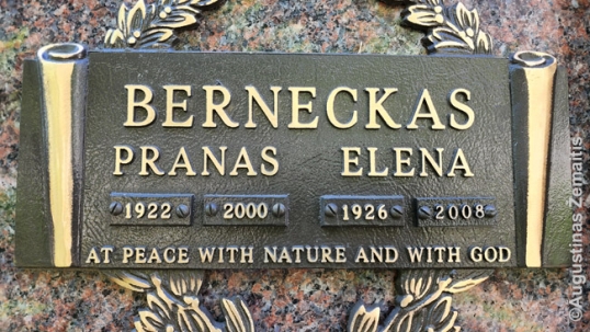 Pranas Berneckas plaque on his grave in the columbarium of the Ocean View cemetery