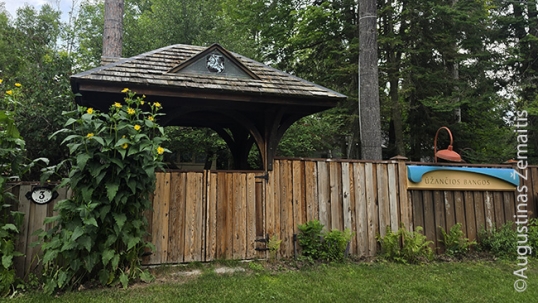 Ūžančios bangos villa