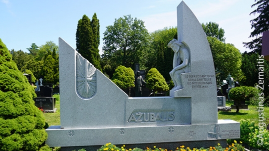 Priest Ažubalis grave